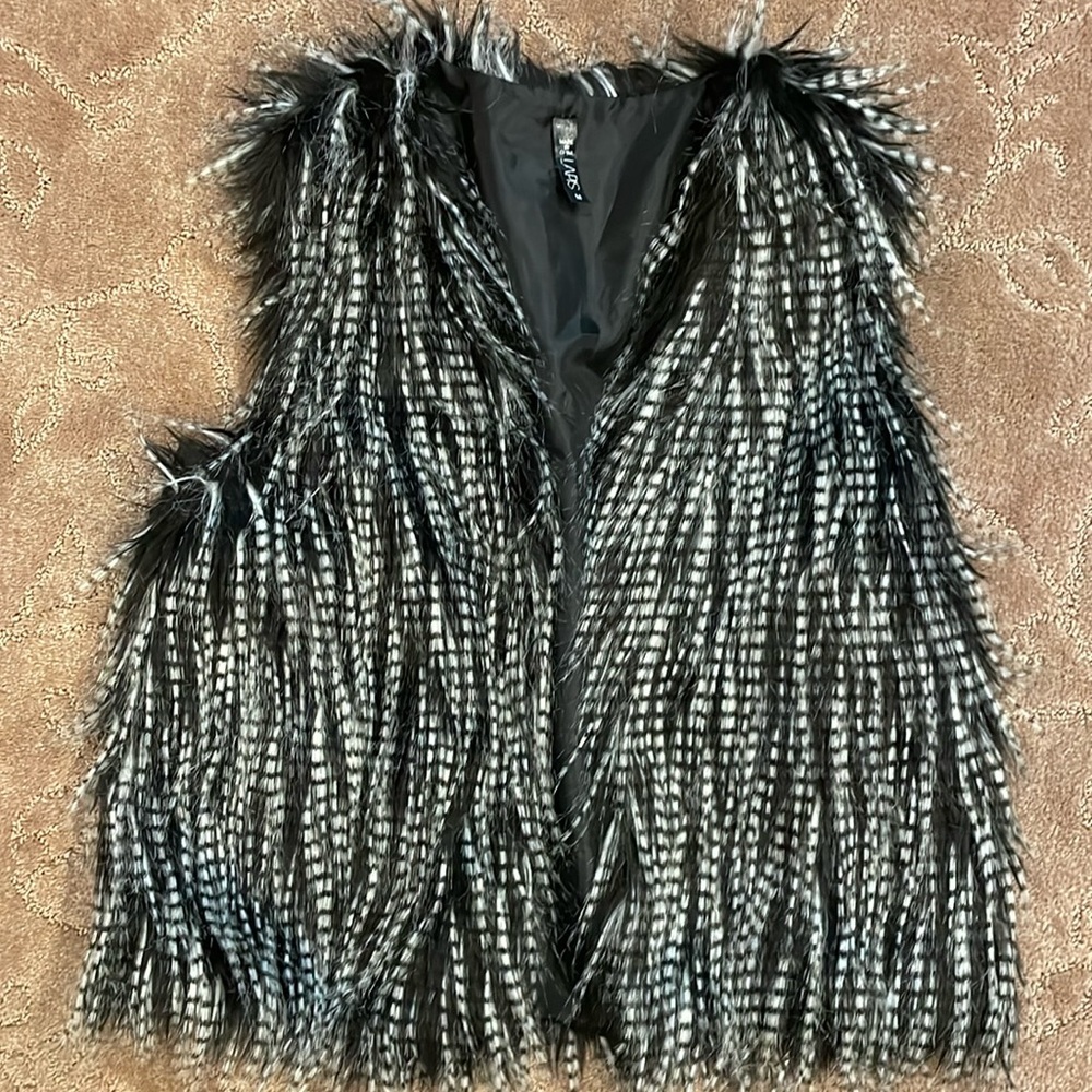 Lapis faux fur feathery vest, black & white, women’s size M